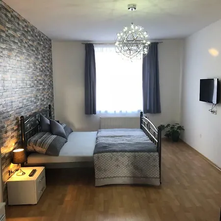Apartman U Nemocnice Апартаменты